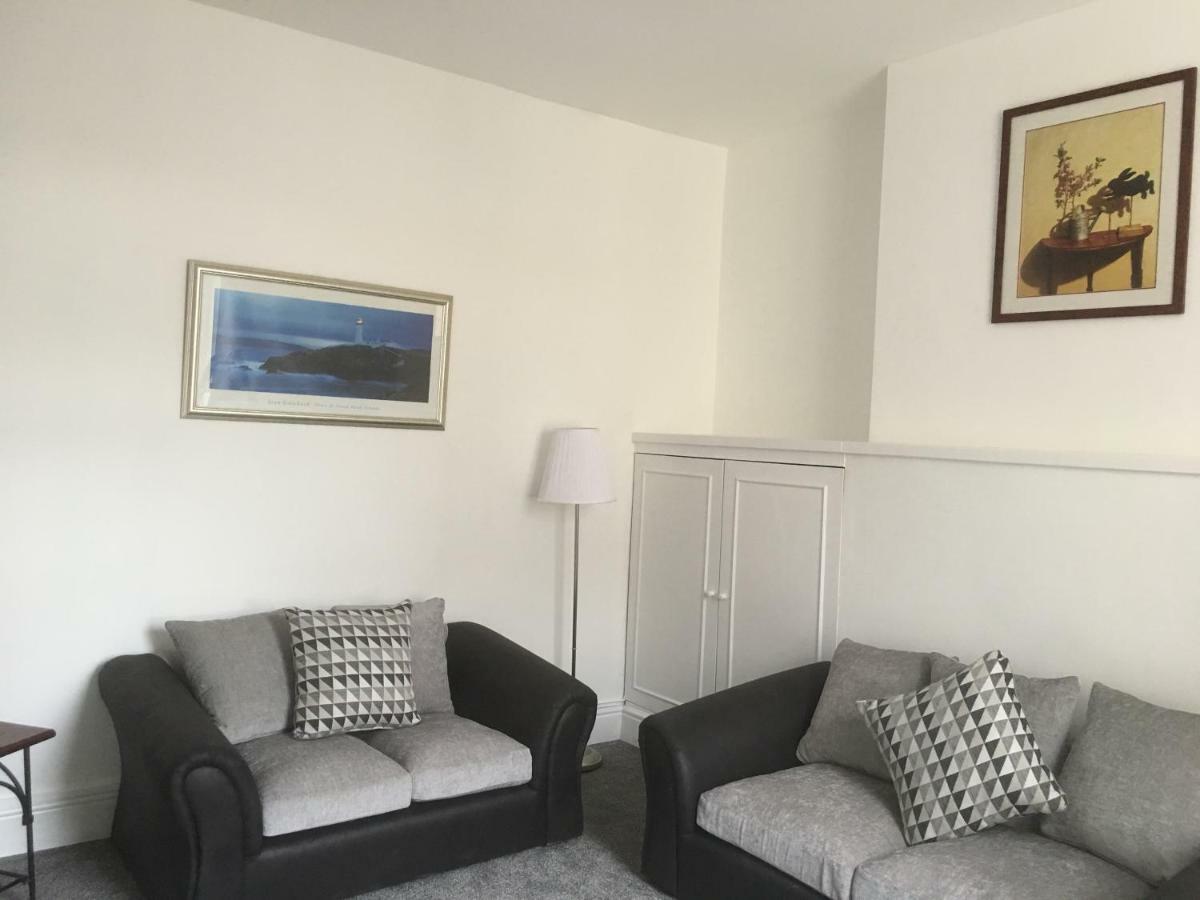 Flat 2 Opposite Travel Lodge Колвін-Бей Екстер'єр фото
